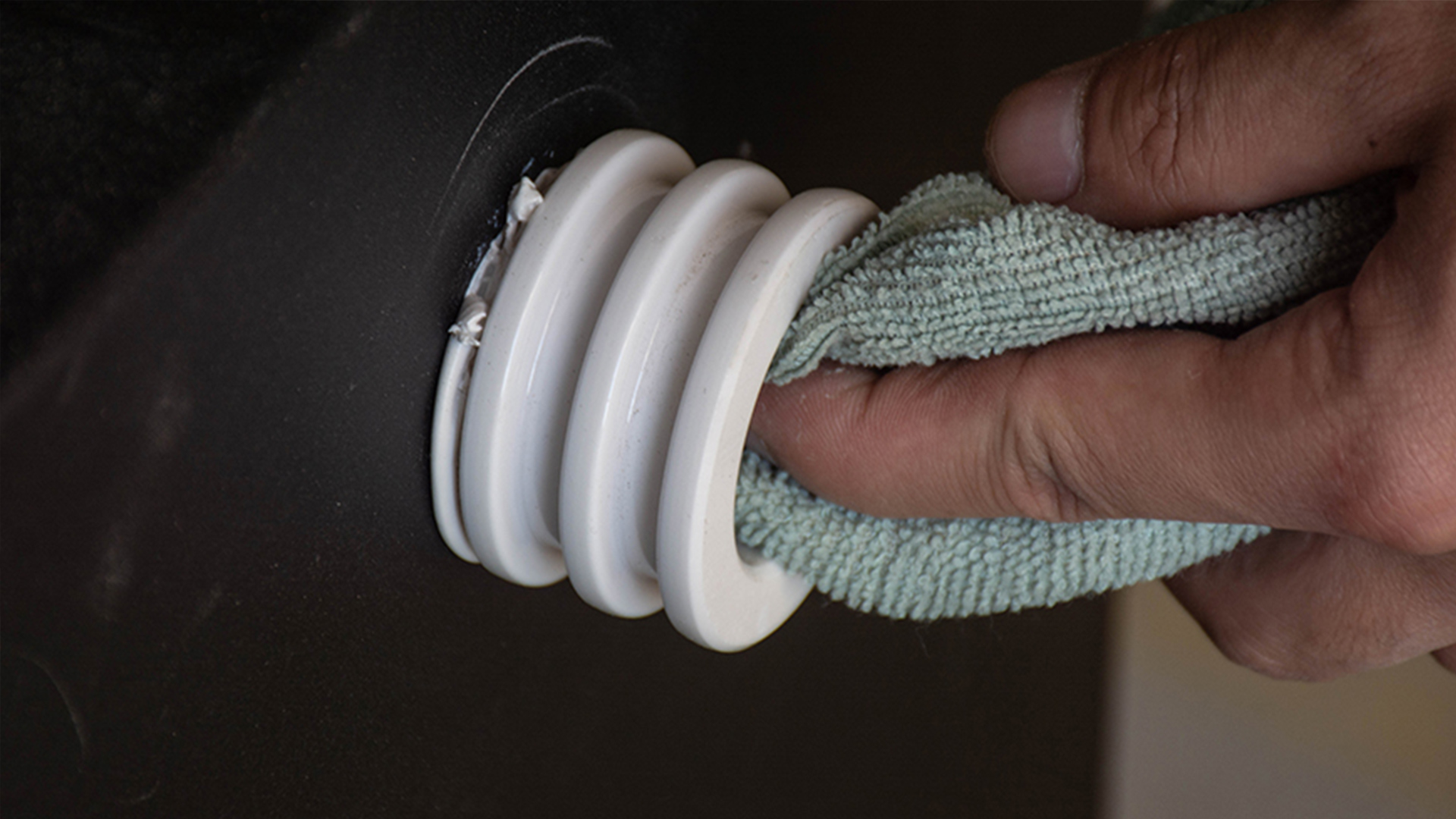 如何保證油煙凈化器的穩(wěn)定運(yùn)行？